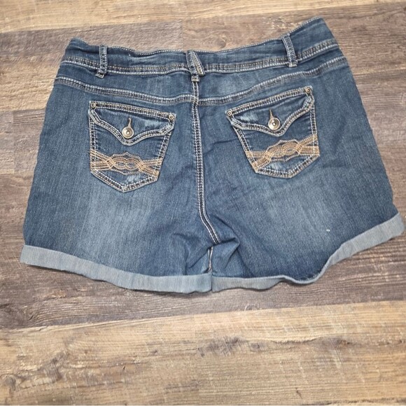 Natural Reflections Stretch Jean Shorts - Picture 6 of 6